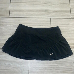Nike Anti-Fade Tiered Tennis Skirt size medium